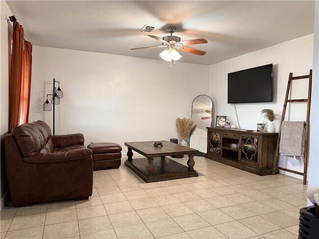 Foto del edificio - 1211 Webhollow Cir