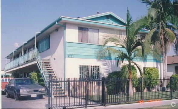 Foto principal - 3271 Sequoia Dr