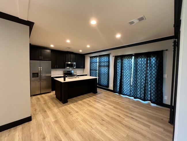 Building Photo - 1093 Anna Ln