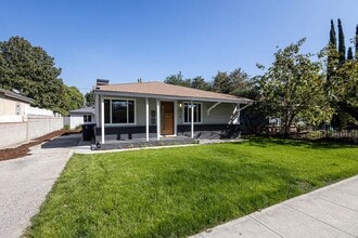 Building Photo - 816-818 N Keystone St