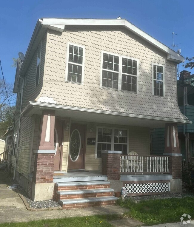 Building Photo - 1815 W 47th St