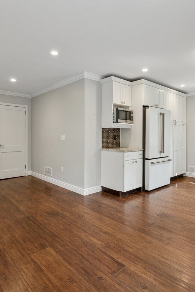 Building Photo - 168 N Passaic Ave