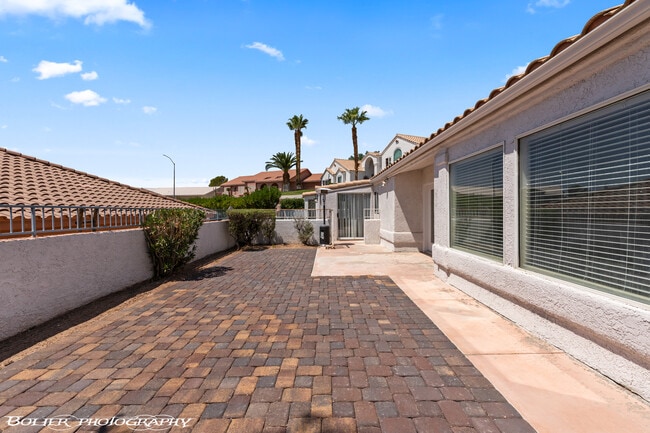 Foto del edificio - 931 Chaparral Dr