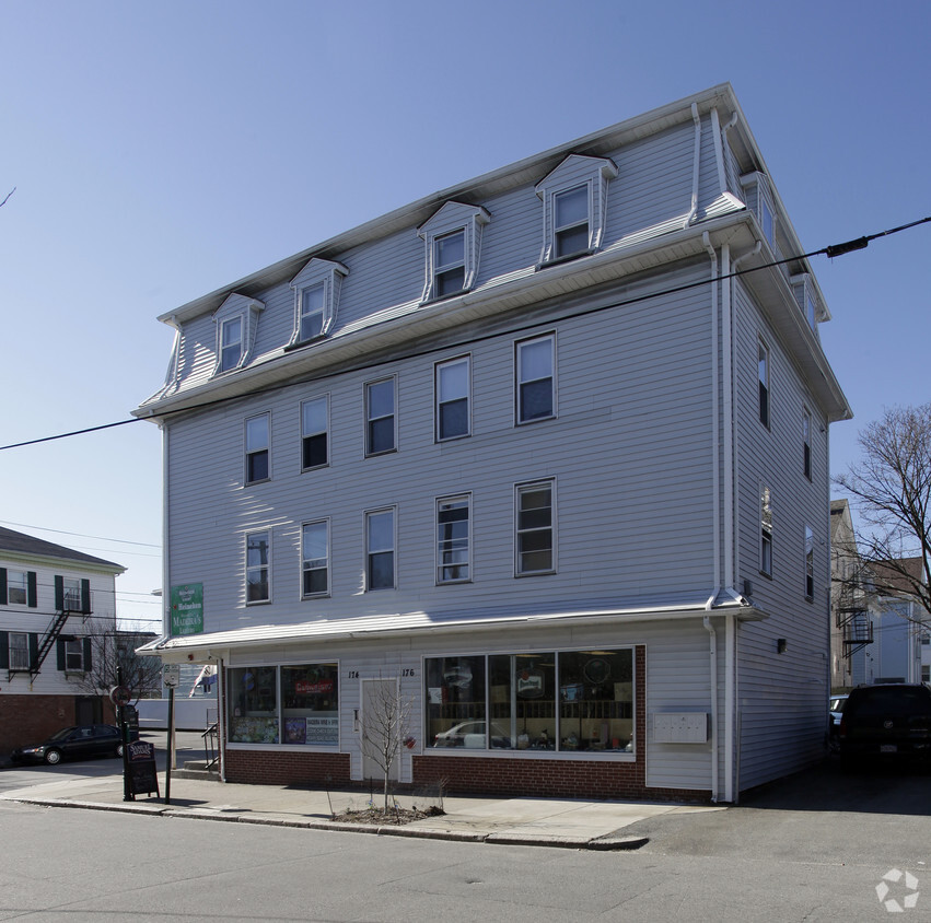 Building Photo - 174-176 Ives St