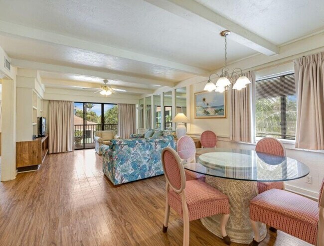 Foto del edificio - 7785 Estero Blvd