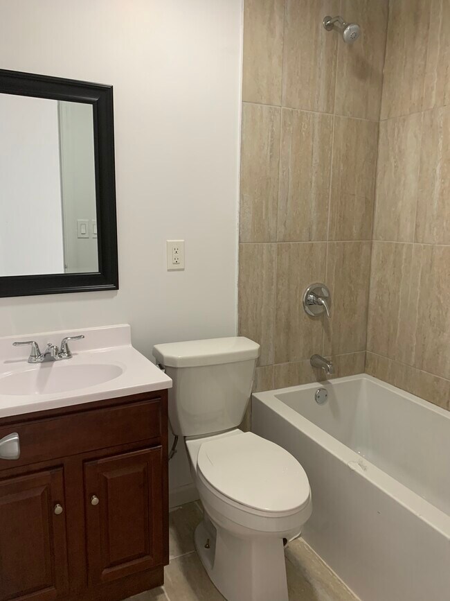 bathroom - 9145 88th St