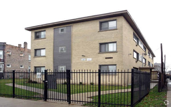Primary Photo - 120 N Waller Ave