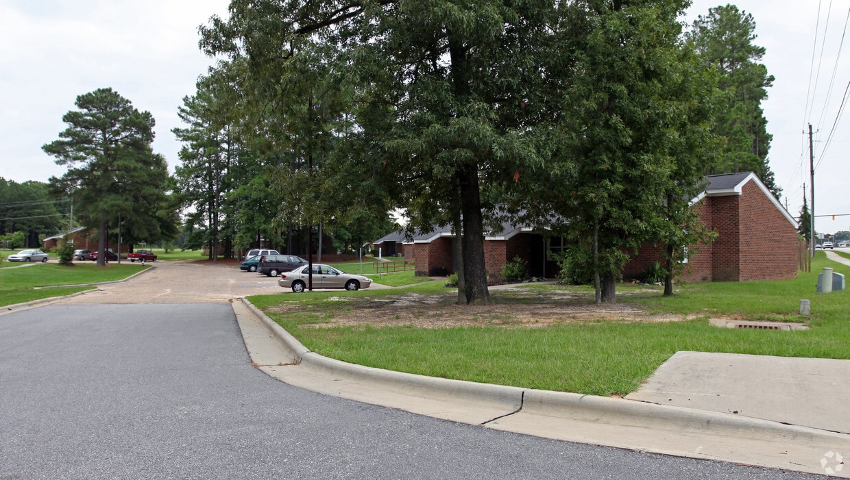 Building Photo - 102-109 Decker Dr