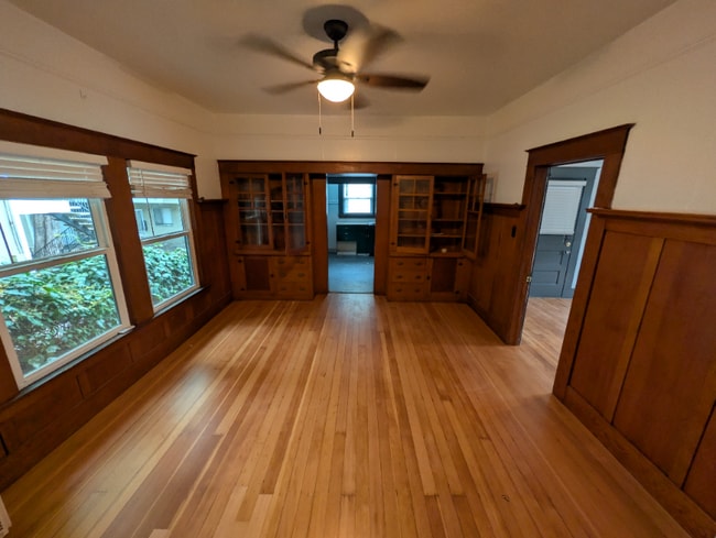 Building Photo - 208 W Sacramento Ave