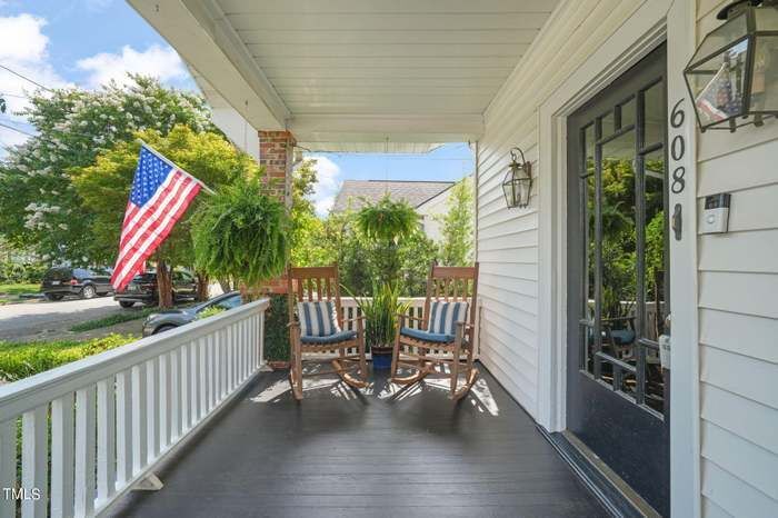 Foto principal - 608 E Franklin St