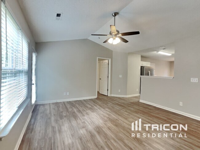 Building Photo - 5 Arbor Spring Ct