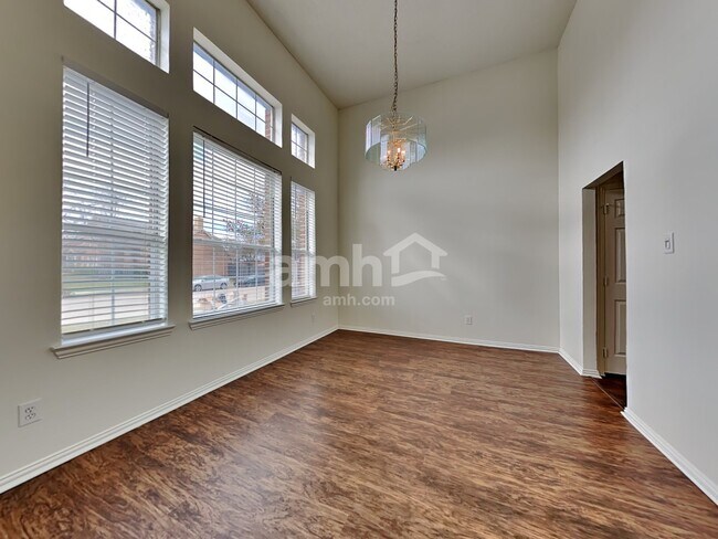 Building Photo - 2510 Valley Creek Drive