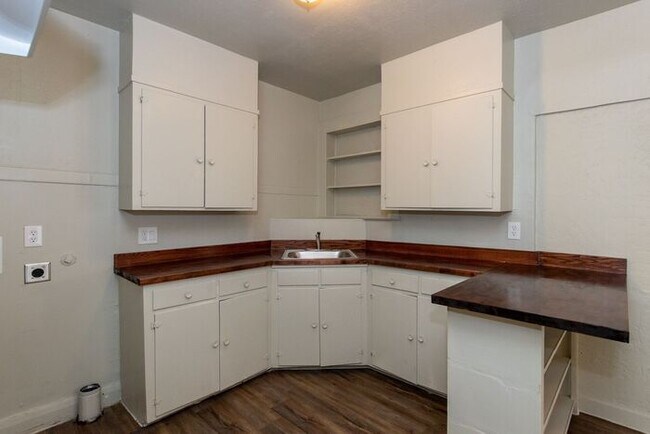 Building Photo - Move in Special!! $0 Application Fee and $...