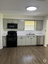 Building Photo - 1322 Hillcrest Dr