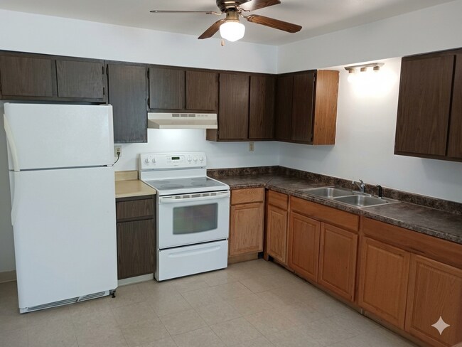 Foto del edificio - Coming Soon: Spacious 2BR Apartment | Heat Included | Kenosha