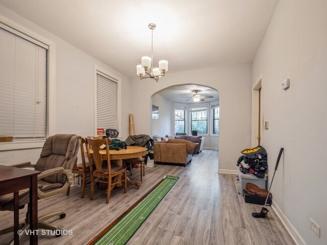 Foto del edificio - 1140 W Roscoe St