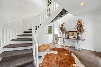 Building Photo - 11823 Pebblewood Dr