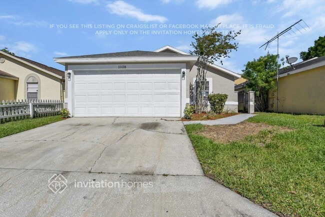 Building Photo - 1028 Florida Holly Dr