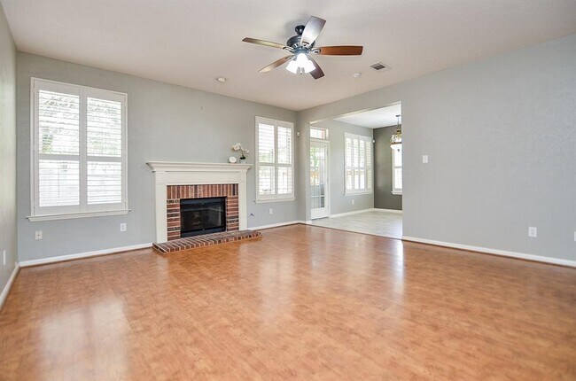 Foto del edificio - 7406 Greatwood Grove Dr