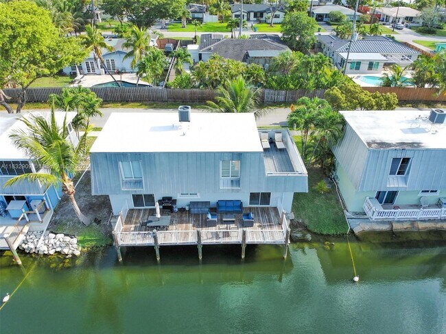 Foto del edificio - 1370 NE 40th Dr