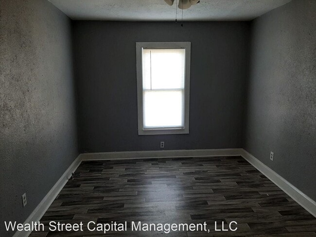Building Photo - 2 br, 1 bath House - 345 S 9th St & 345 w ...