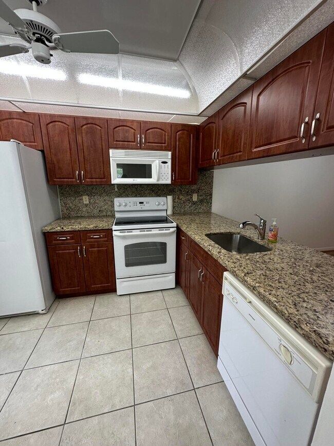 Building Photo - 2704 Nassau Bend