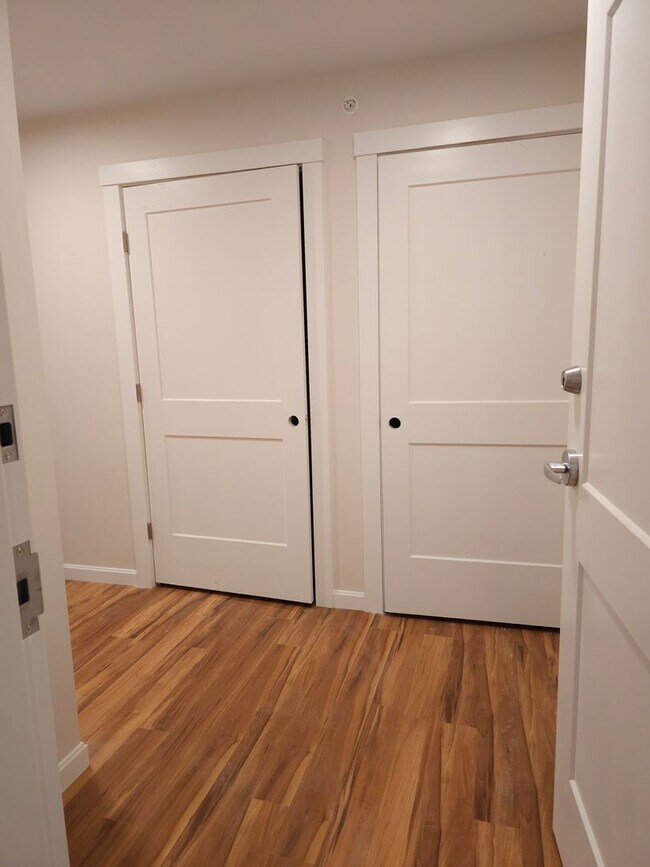 Foto del edificio - Village at Autumn Pond II:  New 2 Bedroom Corner Apartments with Balcony