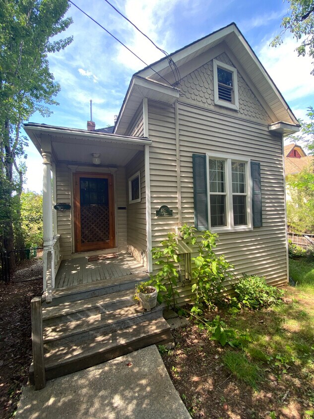 142 Race St, Grass Valley, CA 95945 House Rental in Grass Valley, CA