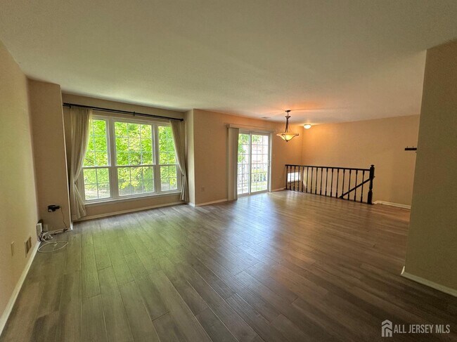 Foto del edificio - 214 Sapphire Ln