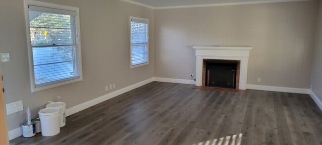 Building Photo - 3941 Colonial Way