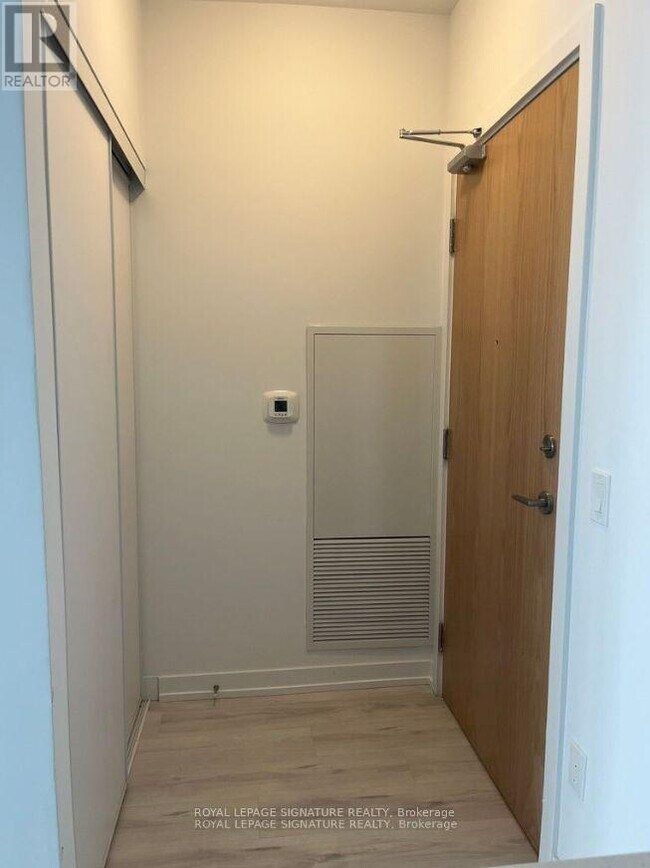 Photo du bâtiment - 1435 Celebration Dr