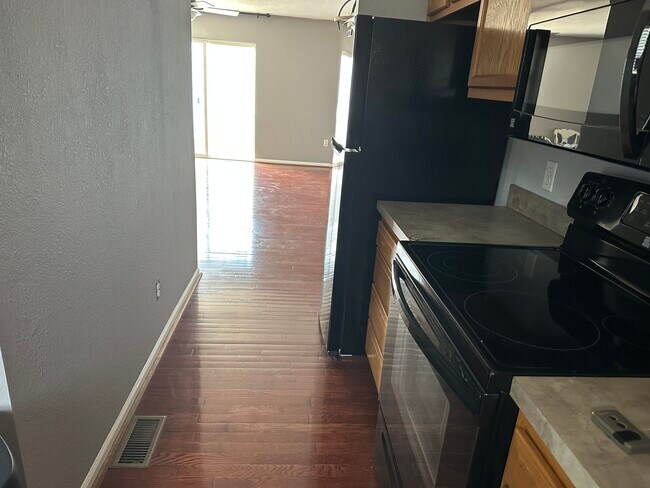 Foto del edificio - 5503 SW Chapella St