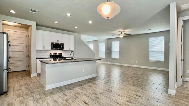 Foto del edificio - 17212 Alturas Ave