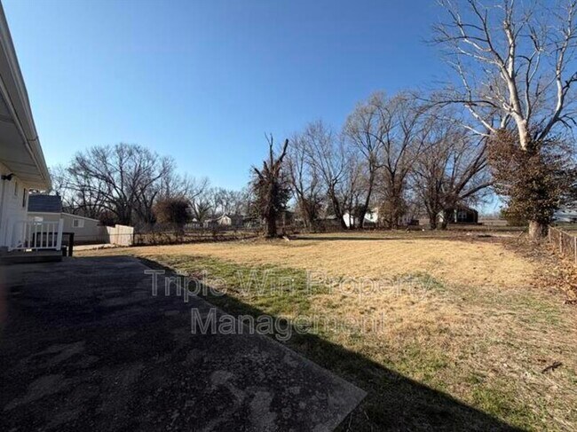 Building Photo - 10191 Mayfair Dr