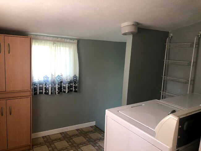 Main Floor Laundry - 722 E Euclid Ave