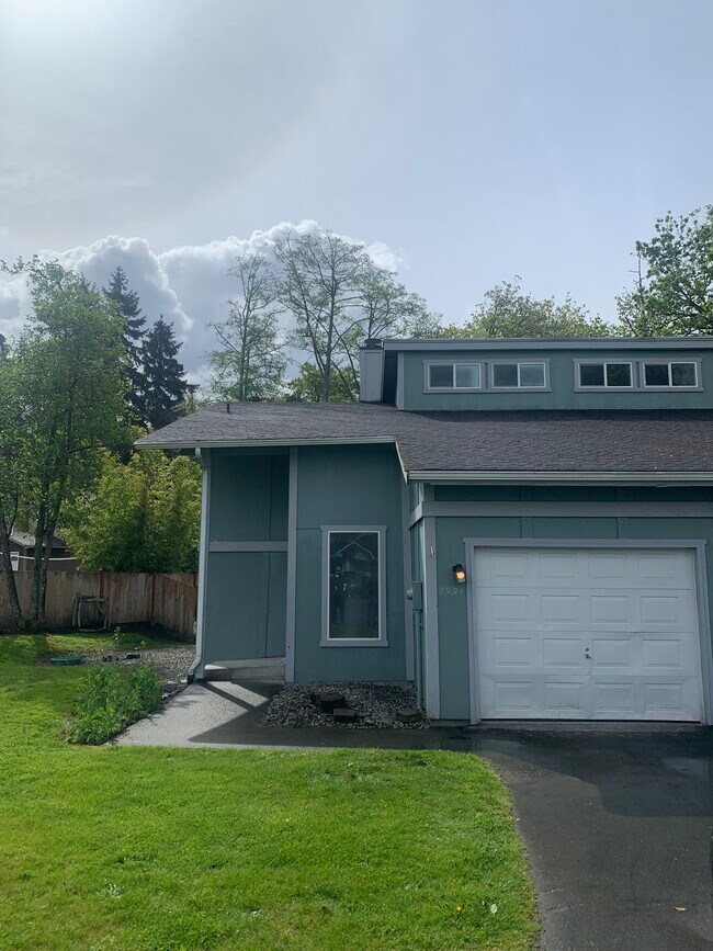 Foto del edificio - 1922 87th Avenue Ct W