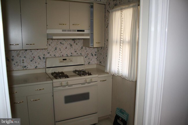Foto del edificio - 106 Sipple Ave