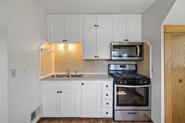 Foto del edificio - 611 2nd St SE
