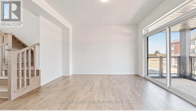 Photo du bâtiment - 96 Fieldfare Rd