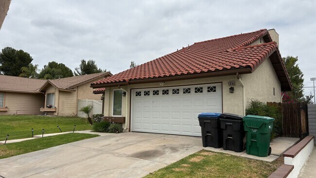 Building Photo - Spacious 4-Bedroom Home Near Centennial High School in Corona
