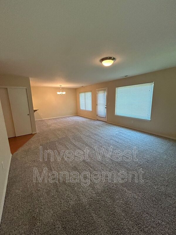 Foto del edificio - 7931 NE Loowit Loop