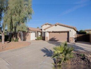 Building Photo - 2514 E Grand Canyon Dr