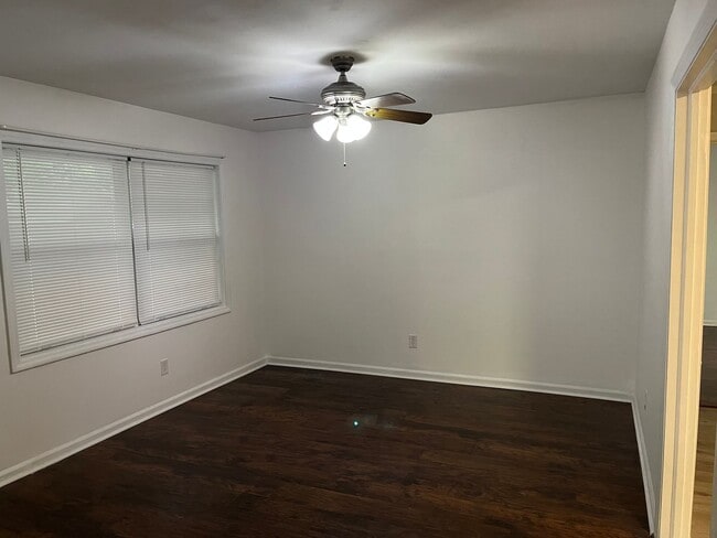 Building Photo - 2031 Wellborn Dr