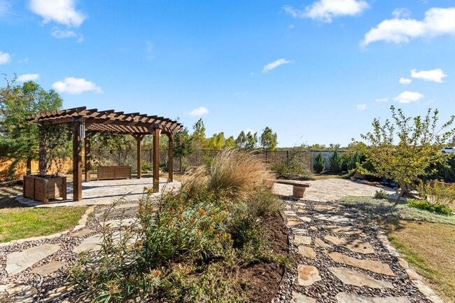 Foto del edificio - 7219 Auburn Blaze Ln