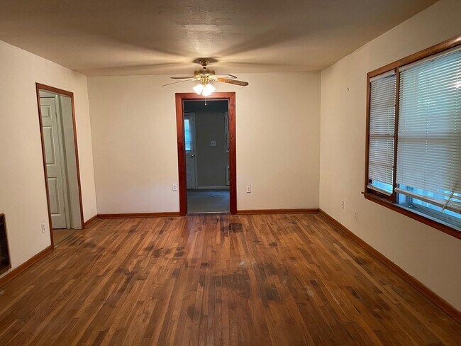 Building Photo - 539 Quinn Rd
