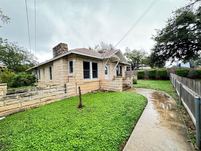 Building Photo - 13039 Pond Springs Rd