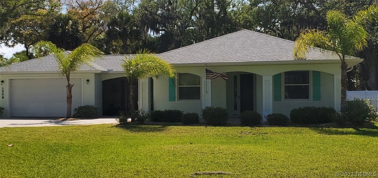 Primary Photo - 1508 S Riverside Dr