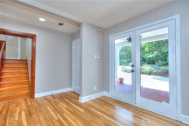 Building Photo - 2067 Brockett Rd