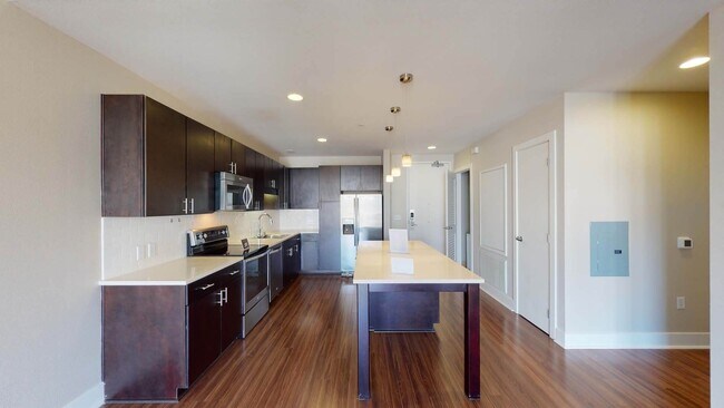 Interior Photo - Channel Mission Bay