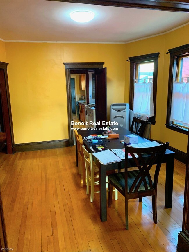 Foto del edificio - 267 Powder House Blvd